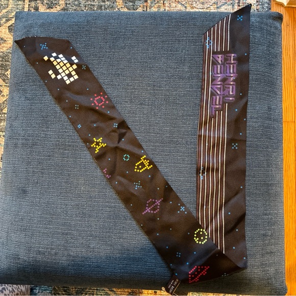 Henri Bendel Whimsy Skinny Mini silk scarf – Shinji x HB NWT Game On!!!! - Picture 2 of 4
